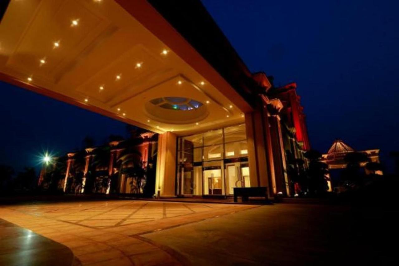 Golden Galaxy Hotels And Resorts Делі Екстер'єр фото